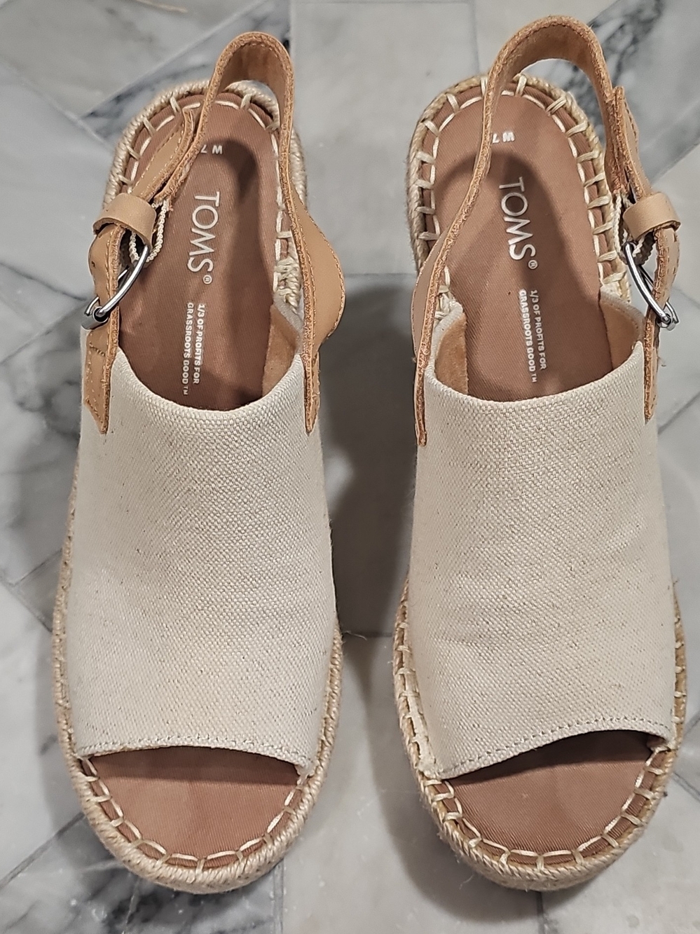 TOMS Cream Canvas Espadrille Slingback Sandals with Tan Trim Size 7 - Picture 3 of 11